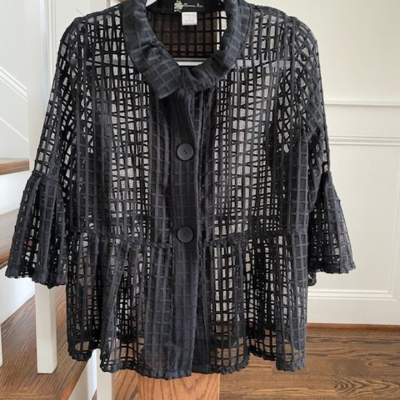 Black Lightweight Open Weave Jacket W/Ruffles Size Large EUC! - Picture 3 of 9